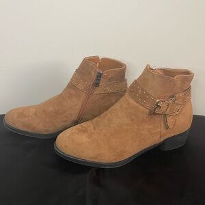 Tan Booties with Studded Wrap Decoration Like New
